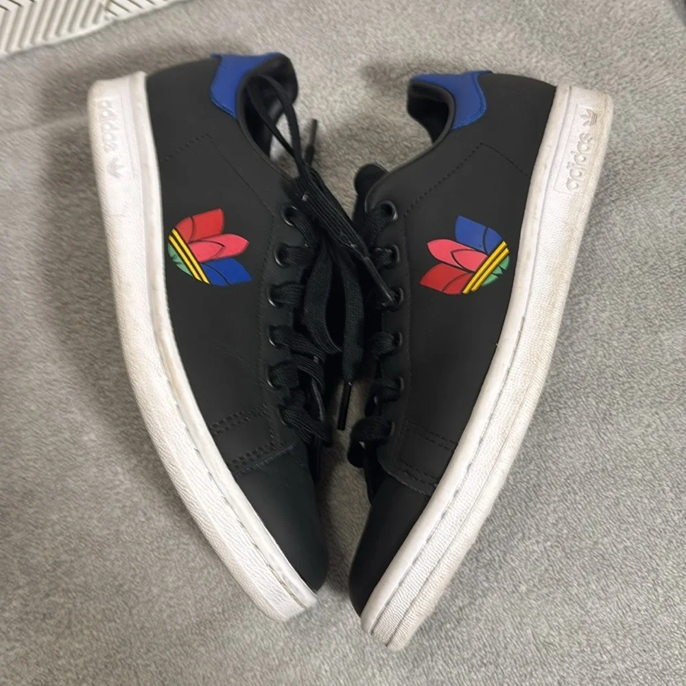 Adidas Sneakers black‎ Stan Smith Adidas Shoes women’s size 6 Multicolor Logo